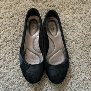 Black Women's Flats